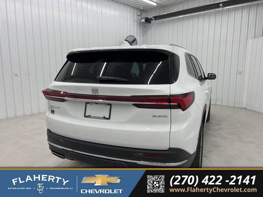 Used 2025 Buick Enclave Preferred AWD/4WD image 3