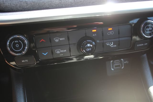Used 2023 Jeep Compass Latitude AWD/4WD image 9