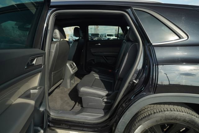 Used 2021 Volkswagen Atlas Cross Sport SE w/ Panoramic Sunroof Package image 15