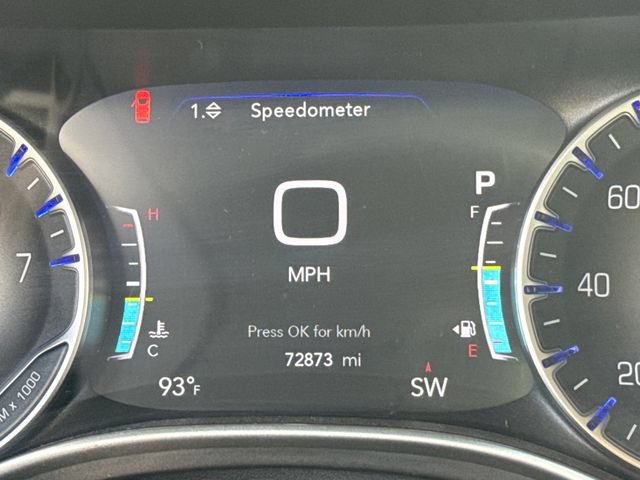 Used 2023 Chrysler Pacifica Touring-L FWD image 18