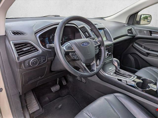 Used 2018 Ford Edge Titanium w/ Technology Package FWD image 10