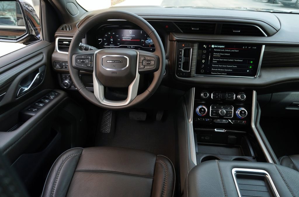 Used 2023 GMC Yukon Denali image 15