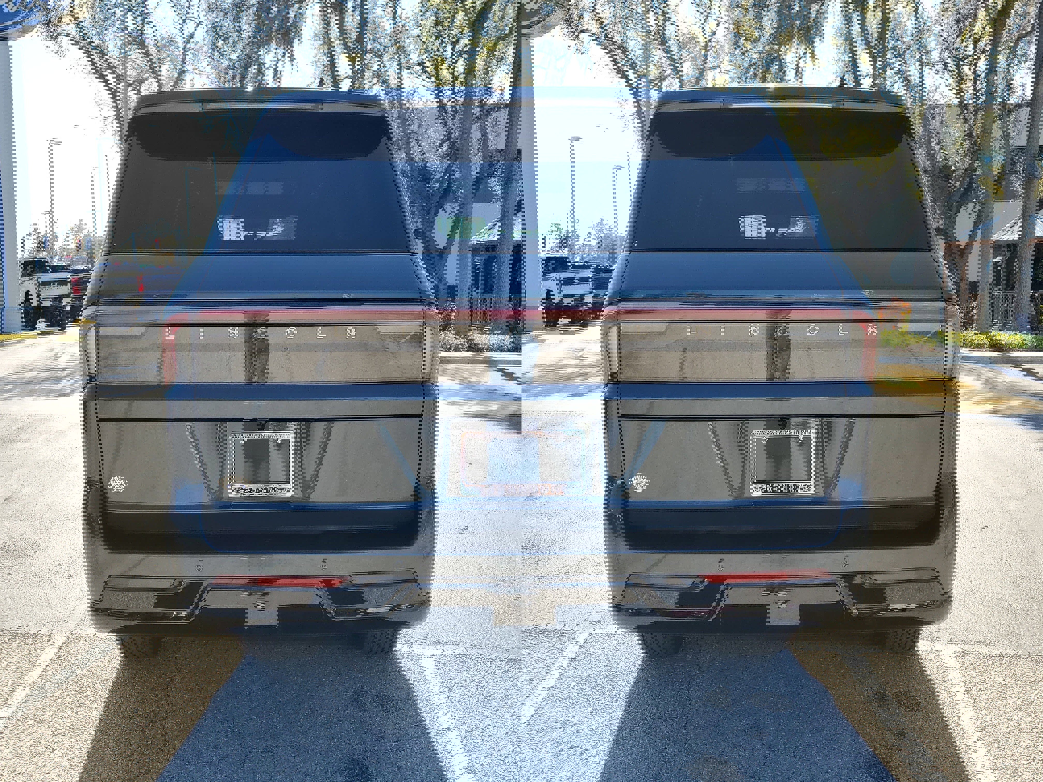 Used 2025 Lincoln Navigator L Reserve w/ Jet Appearance Package image 7