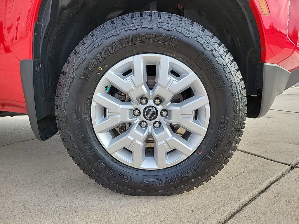 Certified 2022 Nissan Frontier SV w/ Technology Package image 11