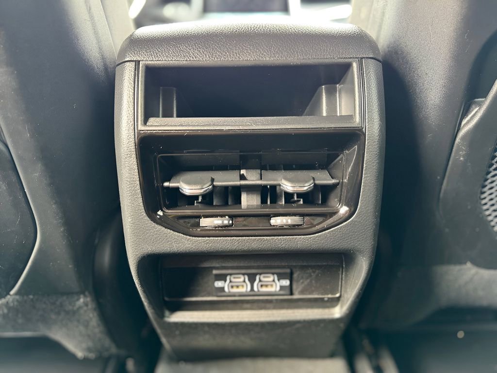 Used 2023 Jeep Grand Cherokee Laredo image 13