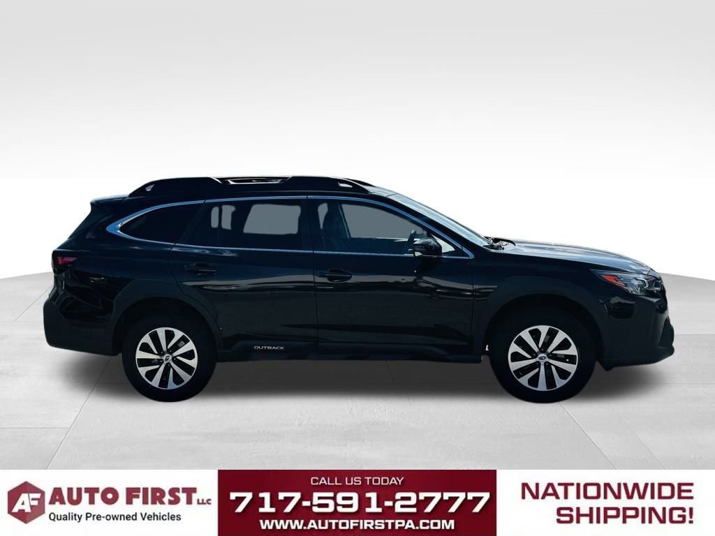 Used 2023 Subaru Outback Premium image 2