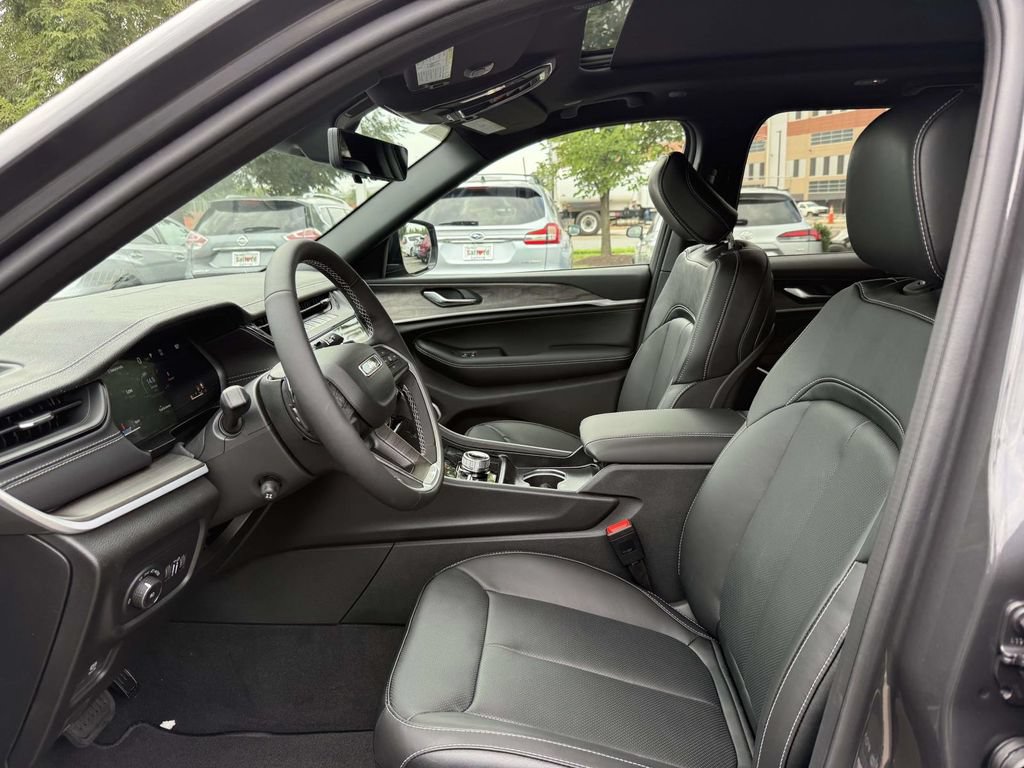 New 2026 Jeep Grand Cherokee Limited AWD/4WD image 14