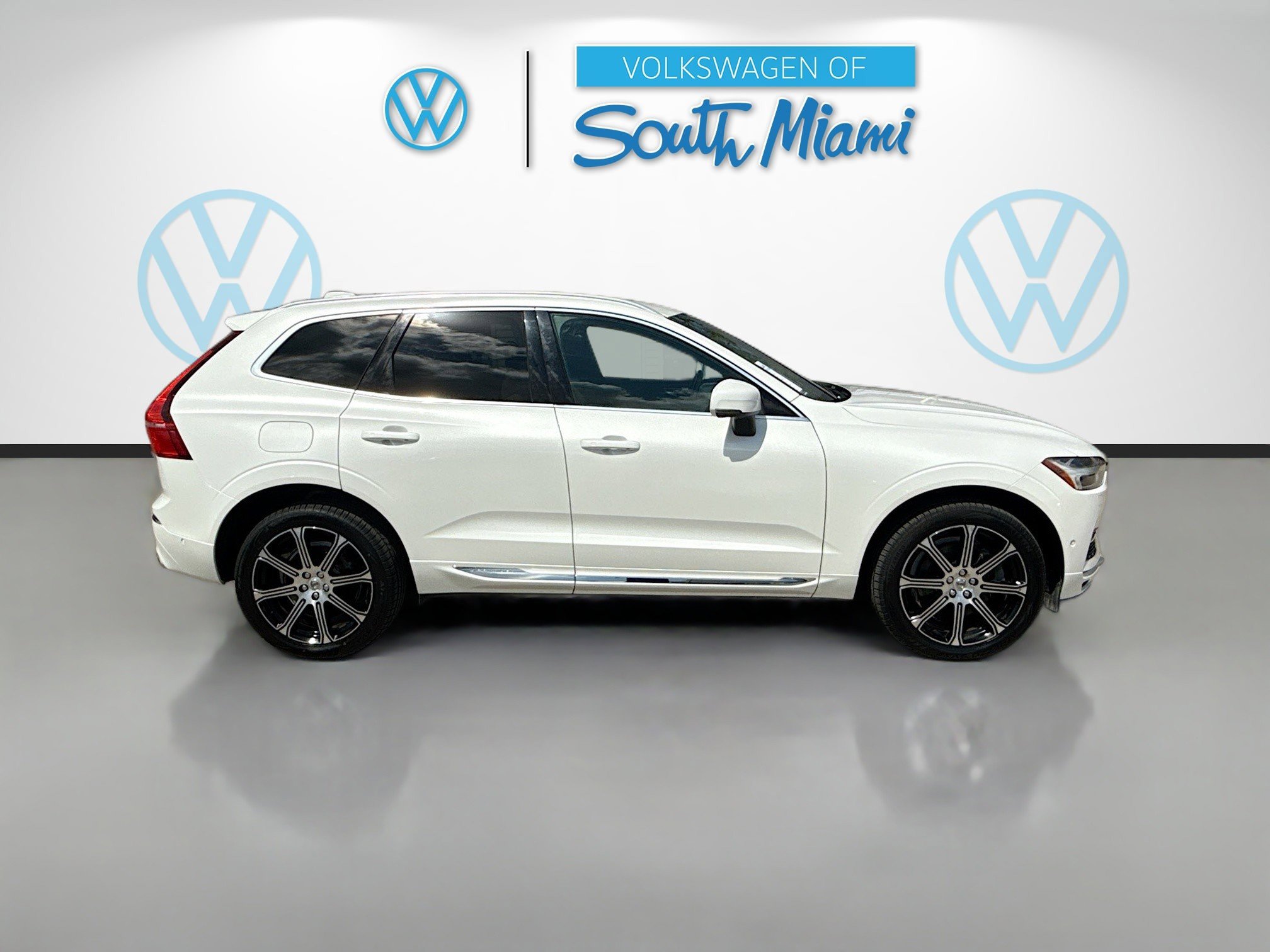 Used 2019 Volvo XC60 T8 Inscription w/ Advanced Package image 8