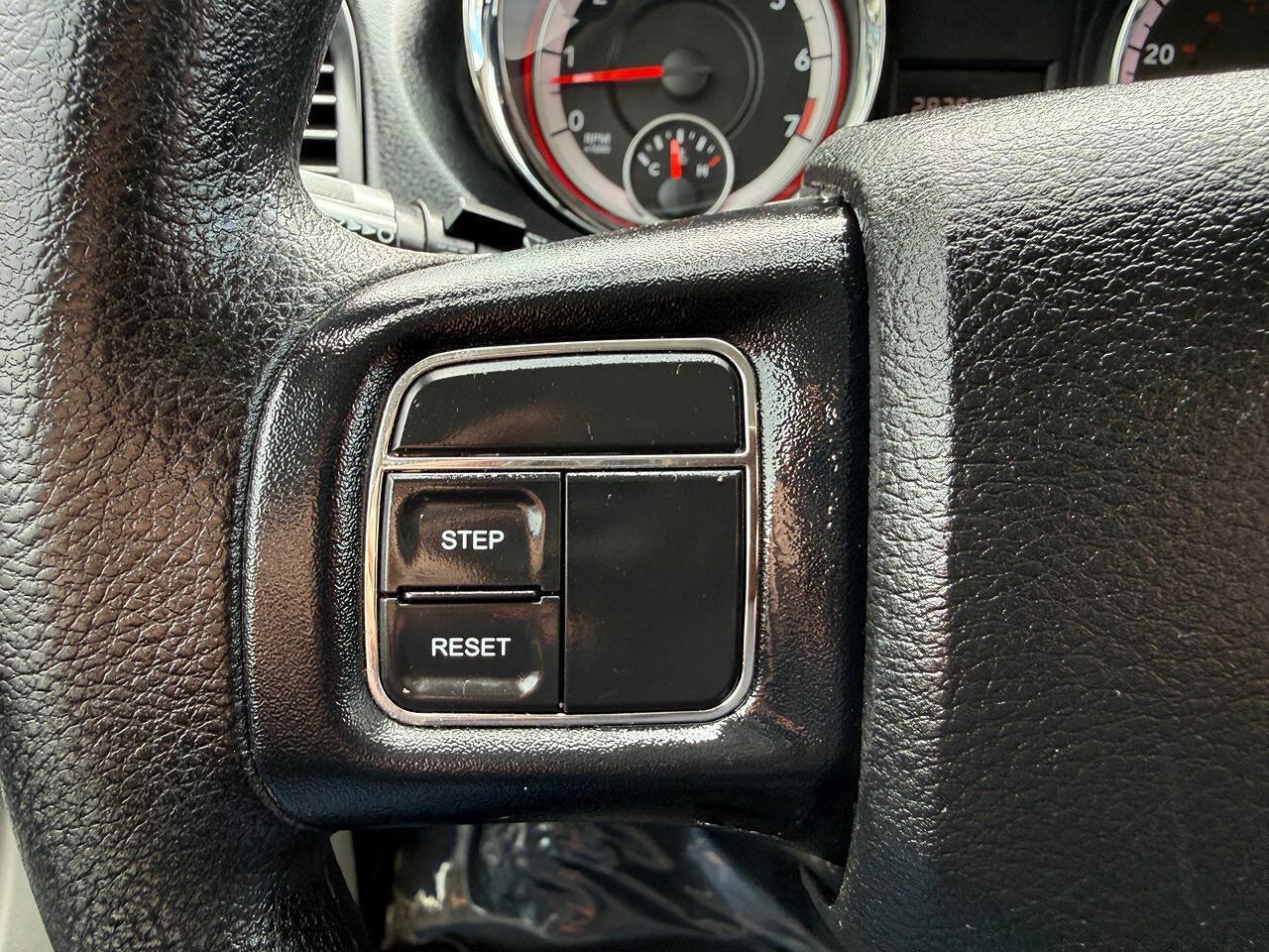 Used 2016 Dodge Grand Caravan SXT FWD image 34