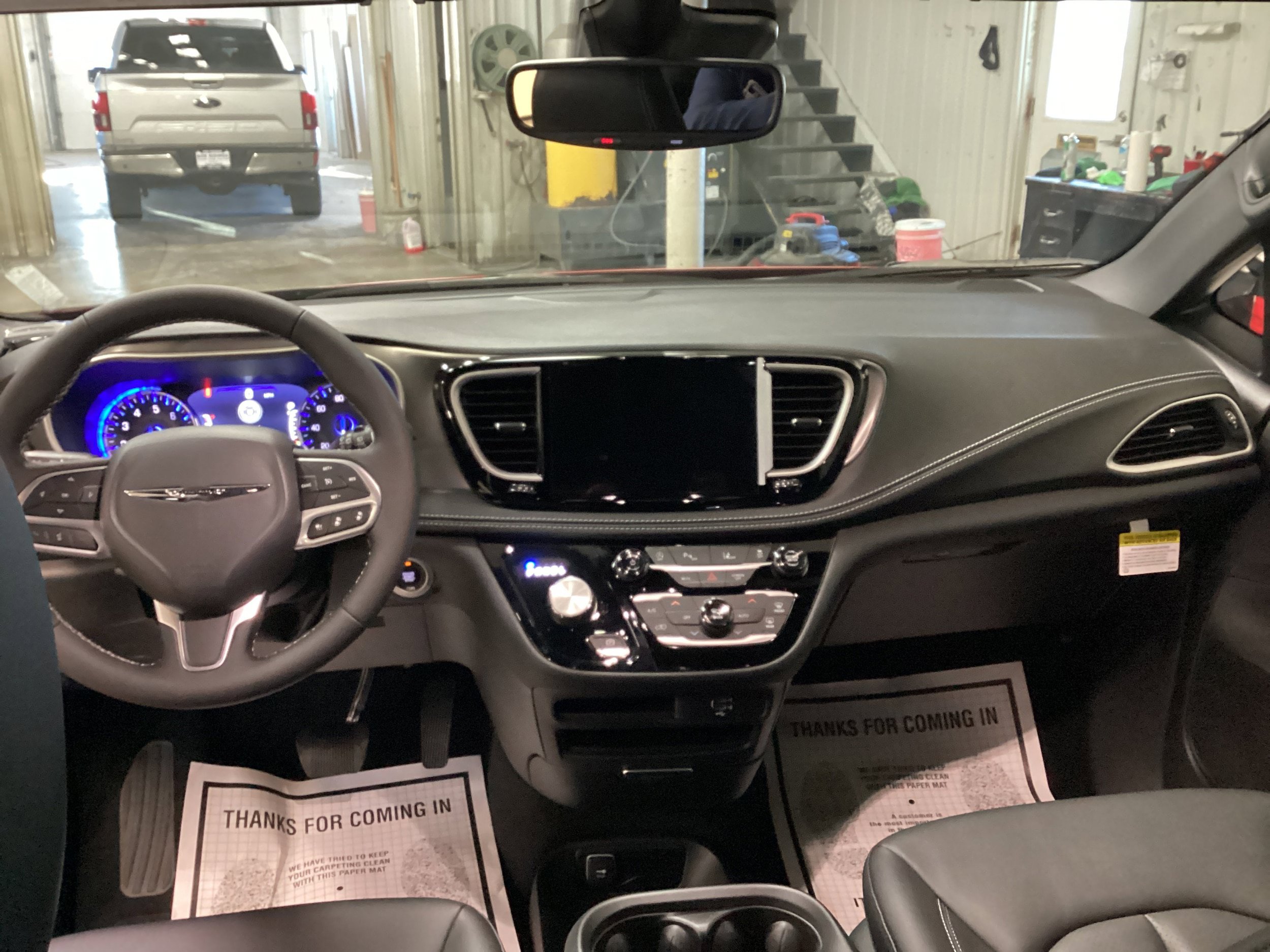 New 2026 Chrysler Pacifica Select FWD image 18