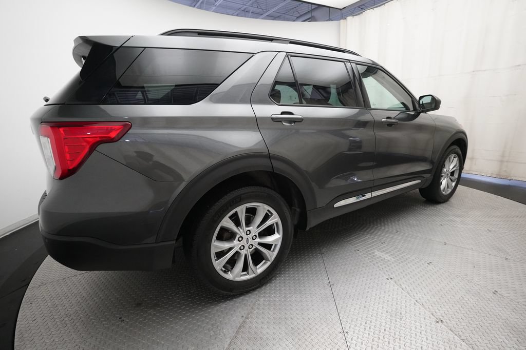 Used 2020 Ford Explorer XLT w/ Equipment Group 202A AWD/4WD image 36