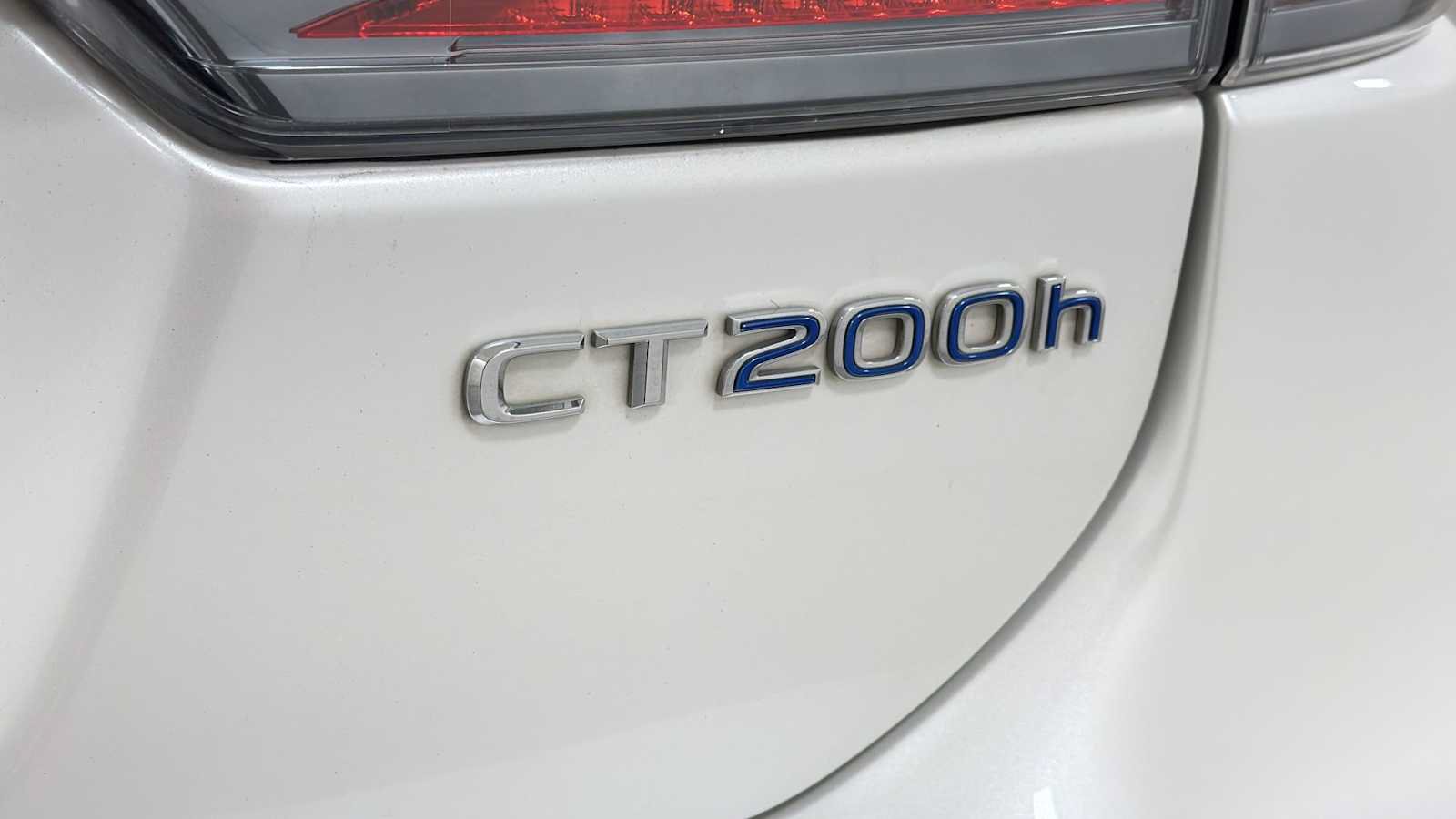 Used 2015 Lexus CT 200h FWD image 27
