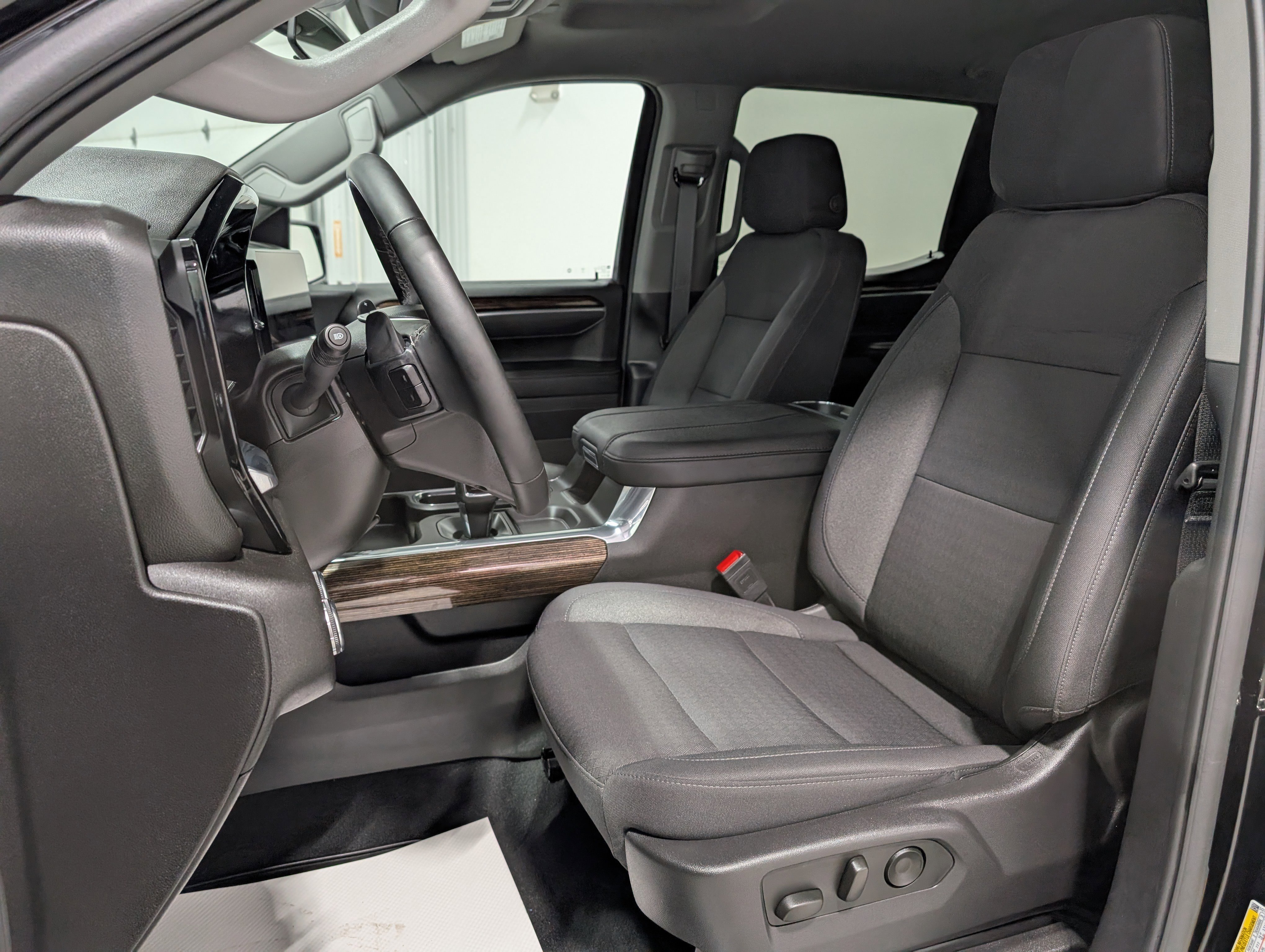 Used 2025 GMC Sierra 1500 Elevation image 15