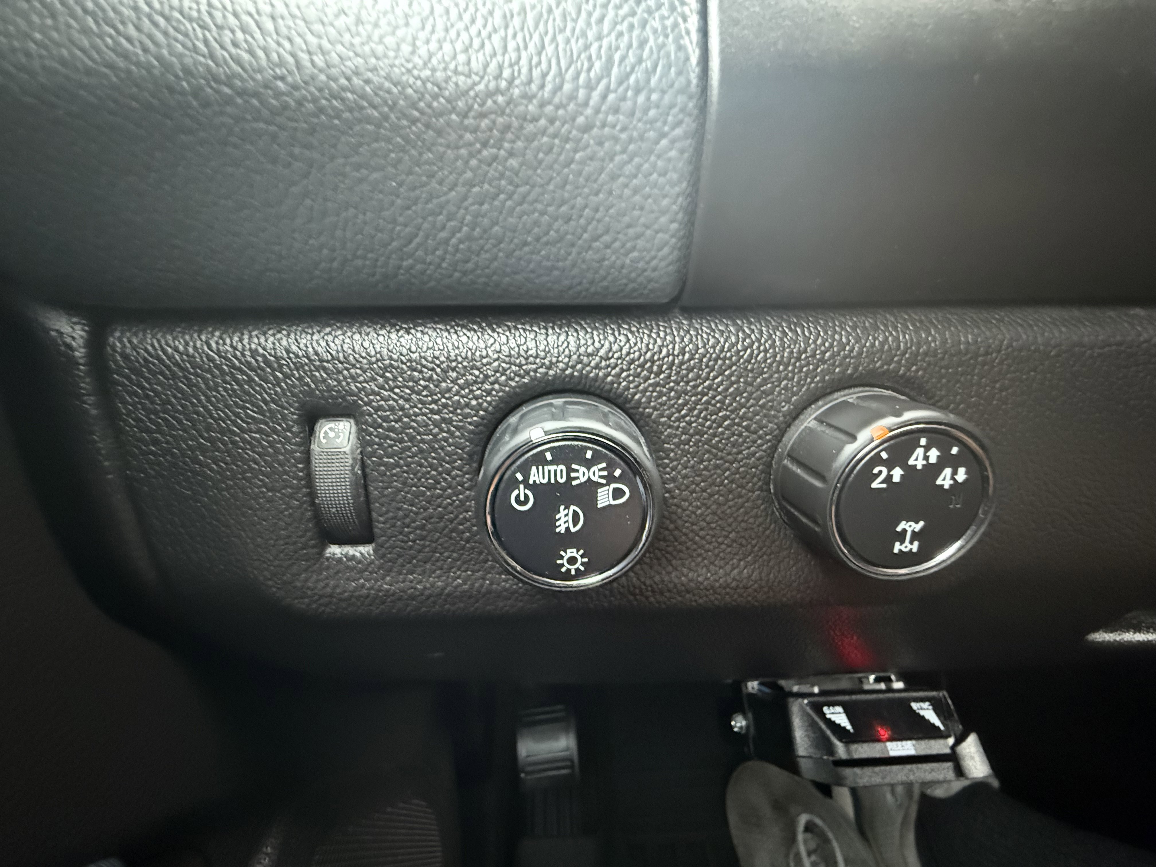 Used 2015 Chevrolet Colorado Z71 w/ Trail Boss Edition image 29