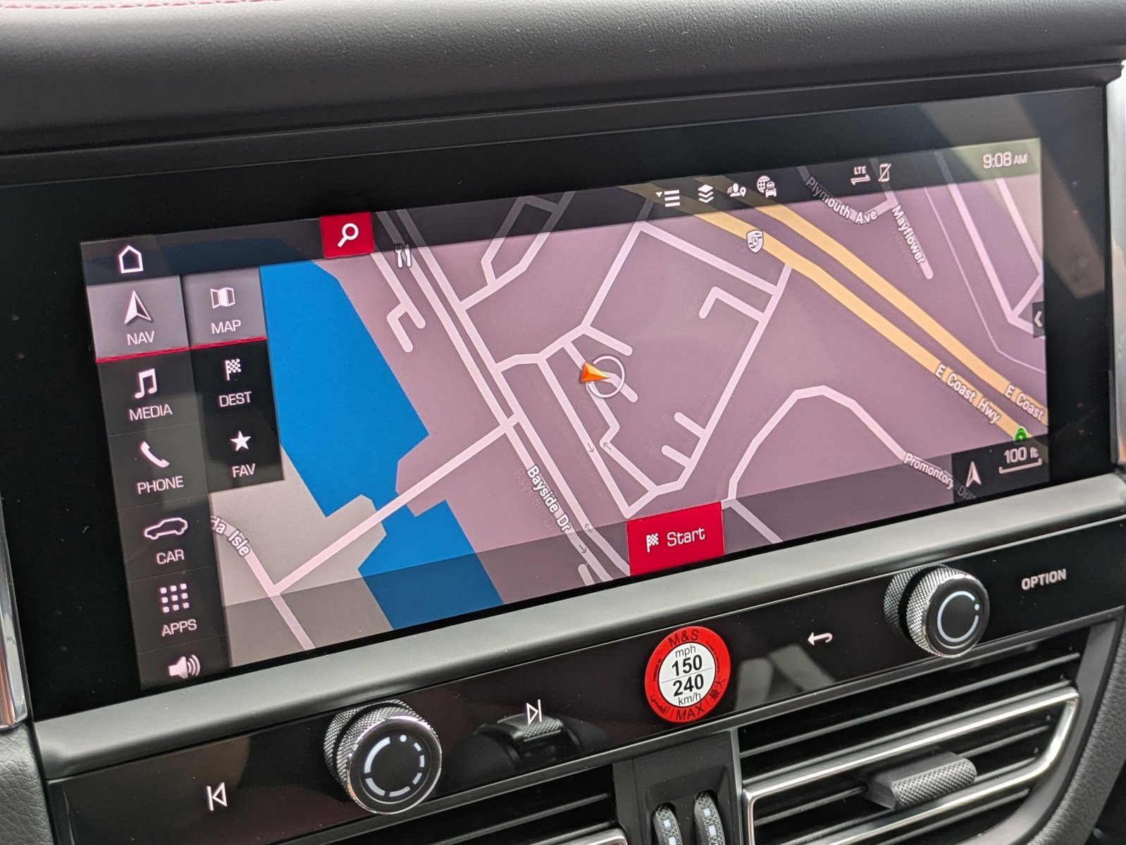 New 2026 Porsche Macan image 18