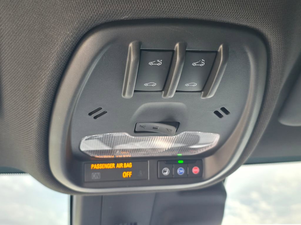 Used 2024 Buick Envista Sport Touring w/ Convenience I Package FWD image 29