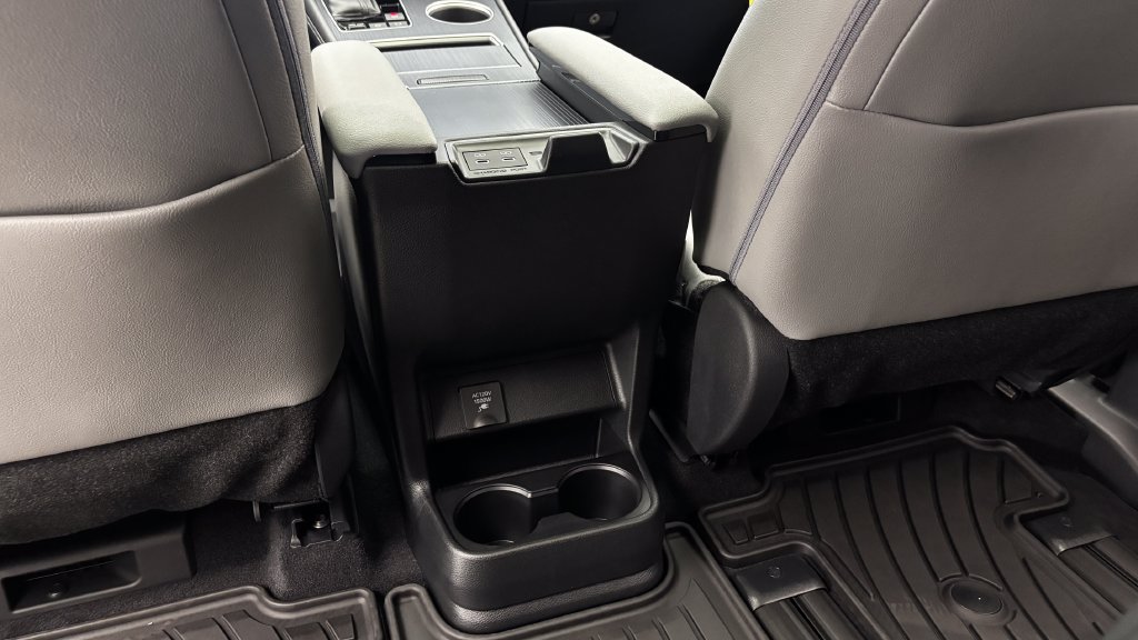 Certified 2026 Toyota Sienna XLE FWD image 34