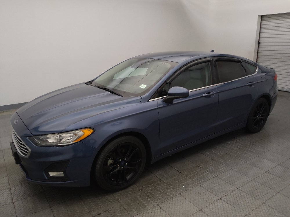 Used 2019 Ford Fusion SE w/ Equipment Group 151A FWD image 2