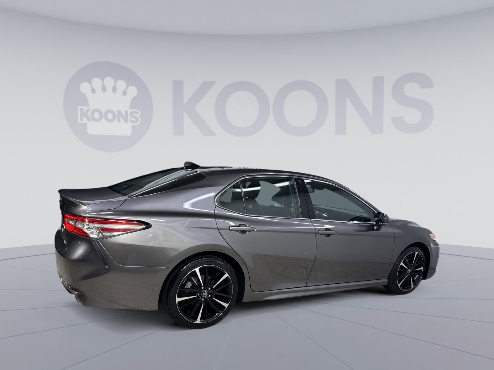 Used 2020 Toyota Camry XSE image 13
