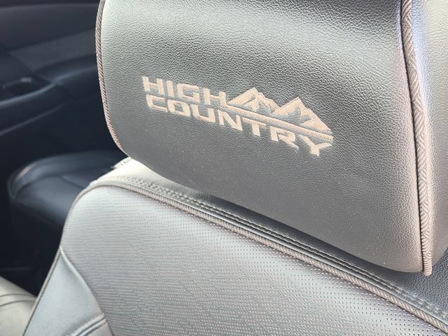 Used 2022 Chevrolet Traverse High Country AWD/4WD image 16
