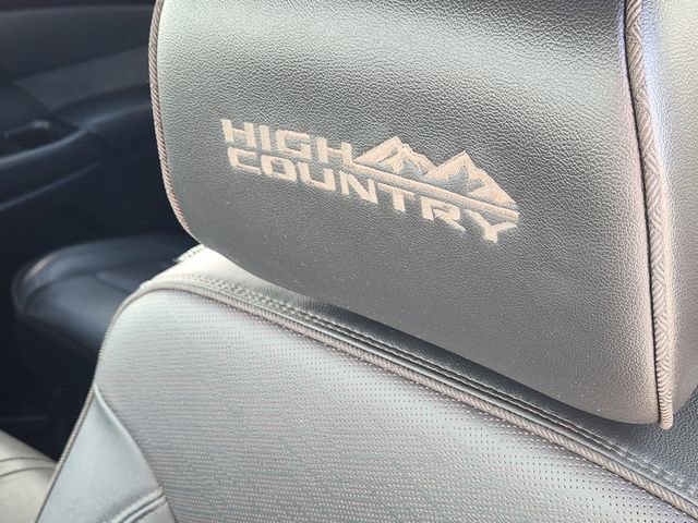 Used 2022 Chevrolet Traverse High Country AWD/4WD image 16