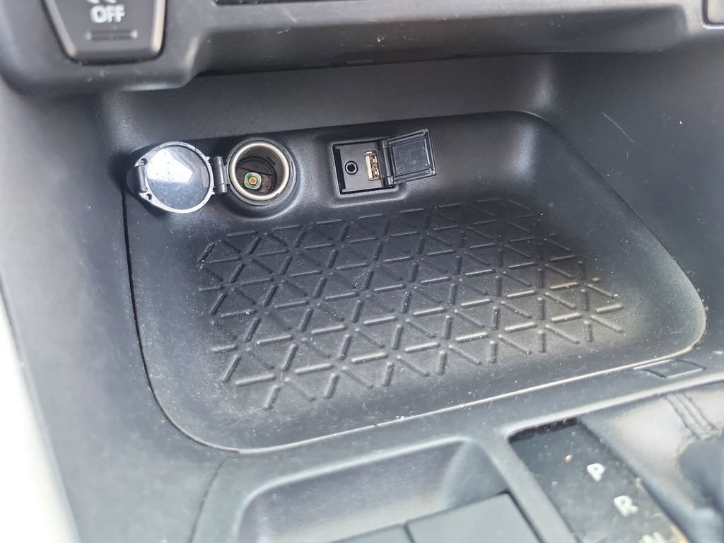 Used 2019 Toyota RAV4 XLE FWD image 16