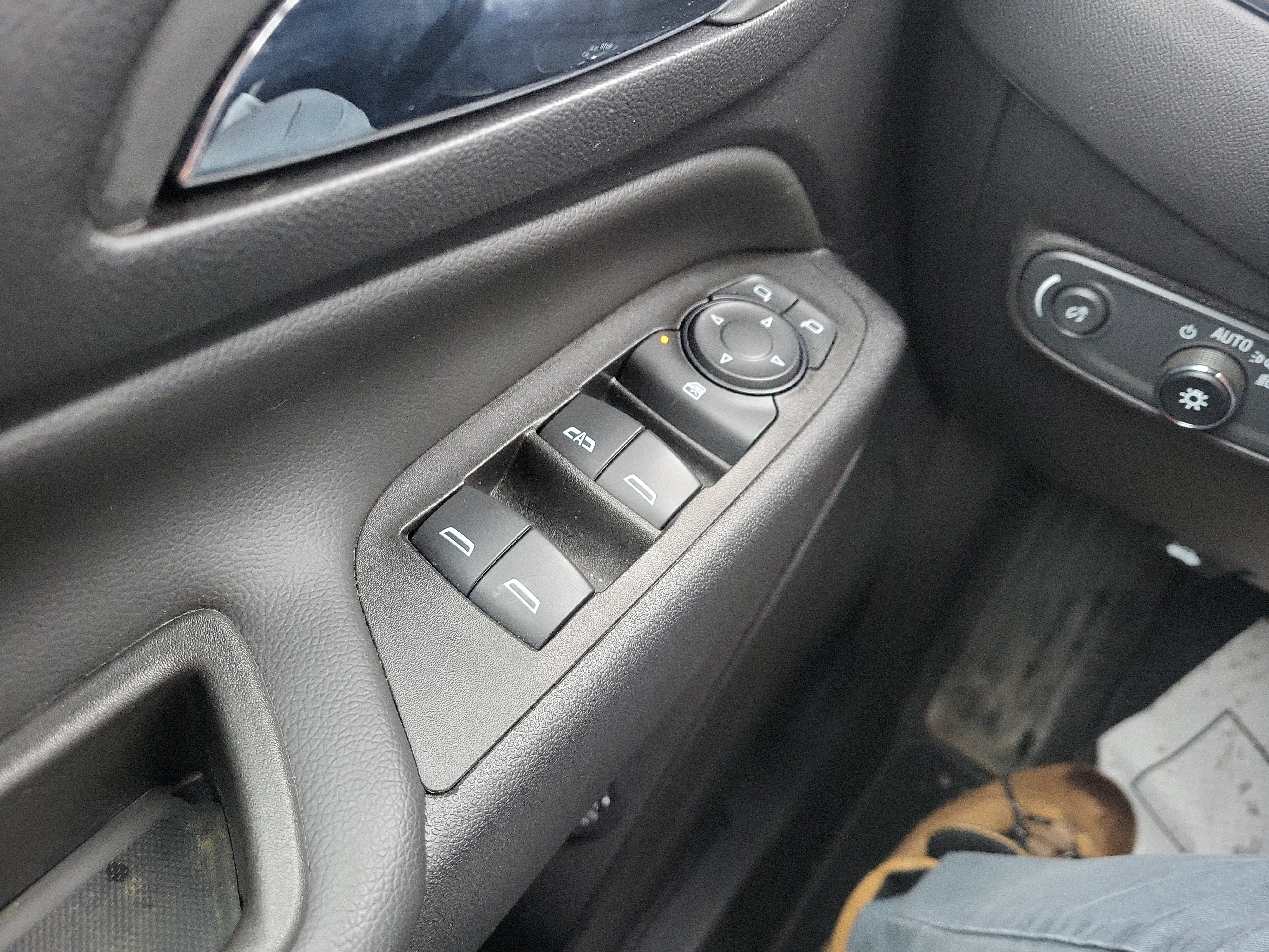 Certified 2023 Chevrolet Equinox LT image 13