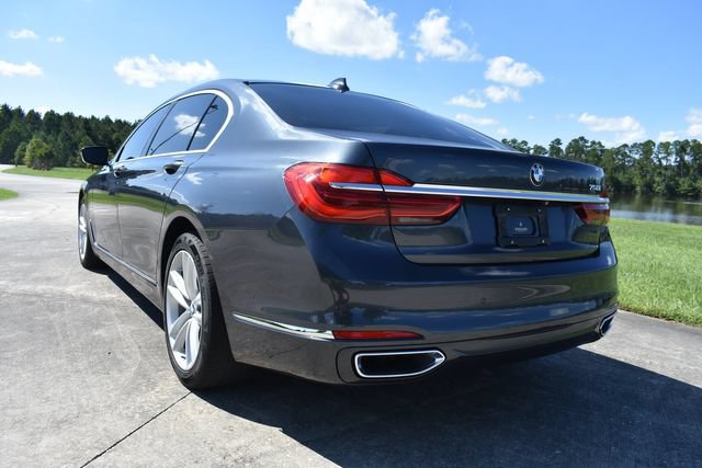 Used 2018 BMW 750i RWD image 10