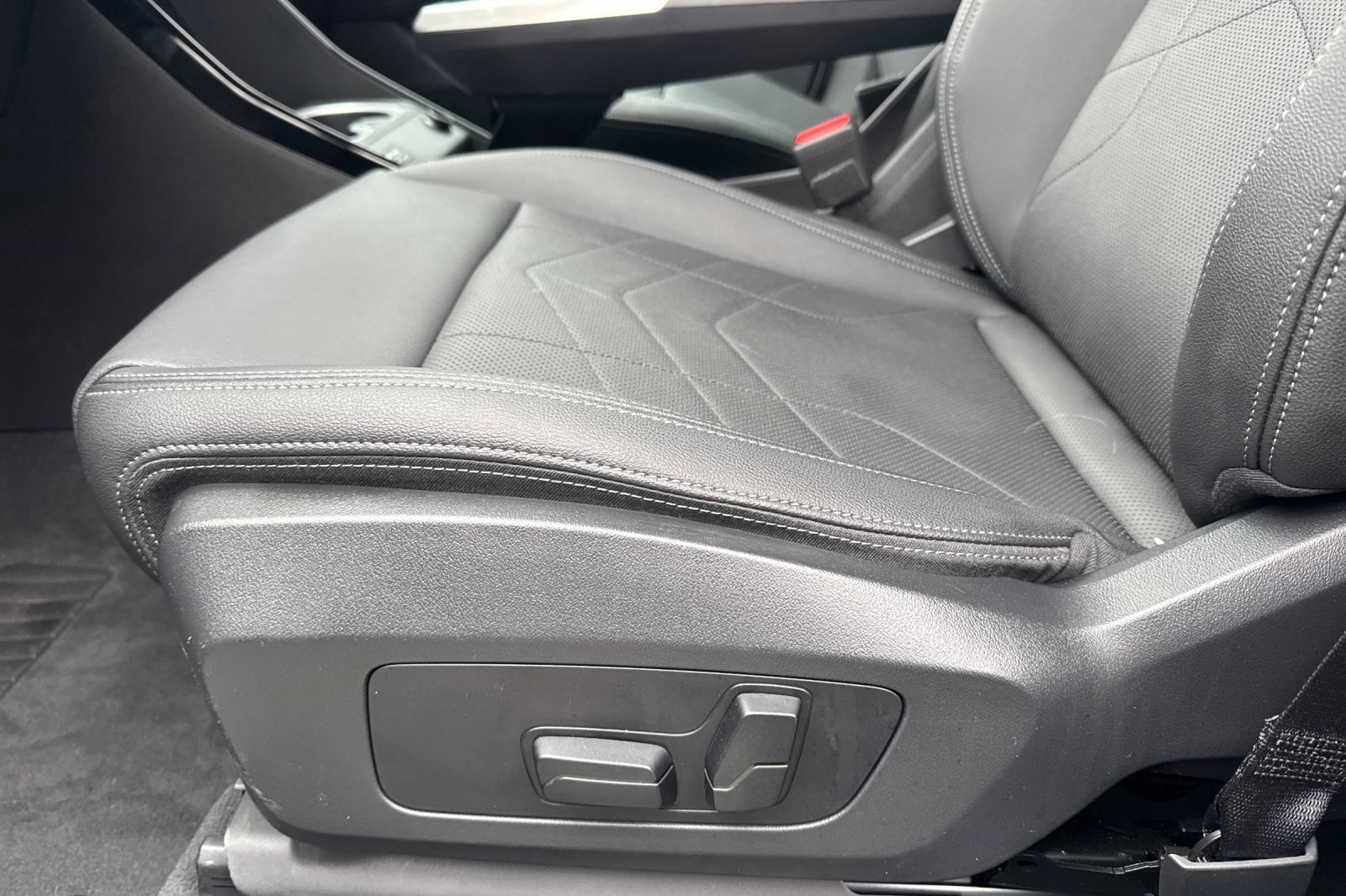 Certified 2023 BMW X1 xDrive28i w/ Premium Package image 15