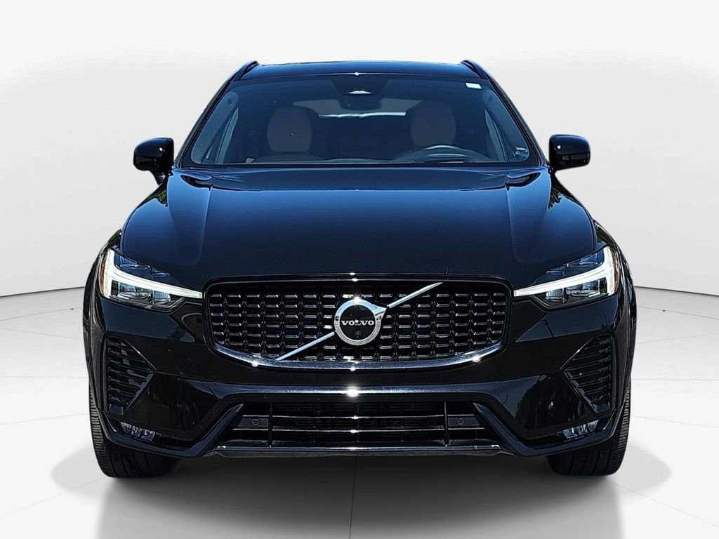 Used 2023 Volvo XC60 B5 Ultimate w/ Protection Package Premier image 11