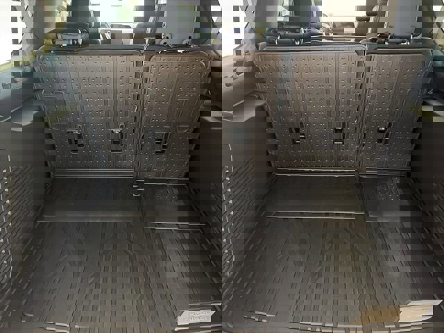 New 2026 Chevrolet Suburban High Country image 16