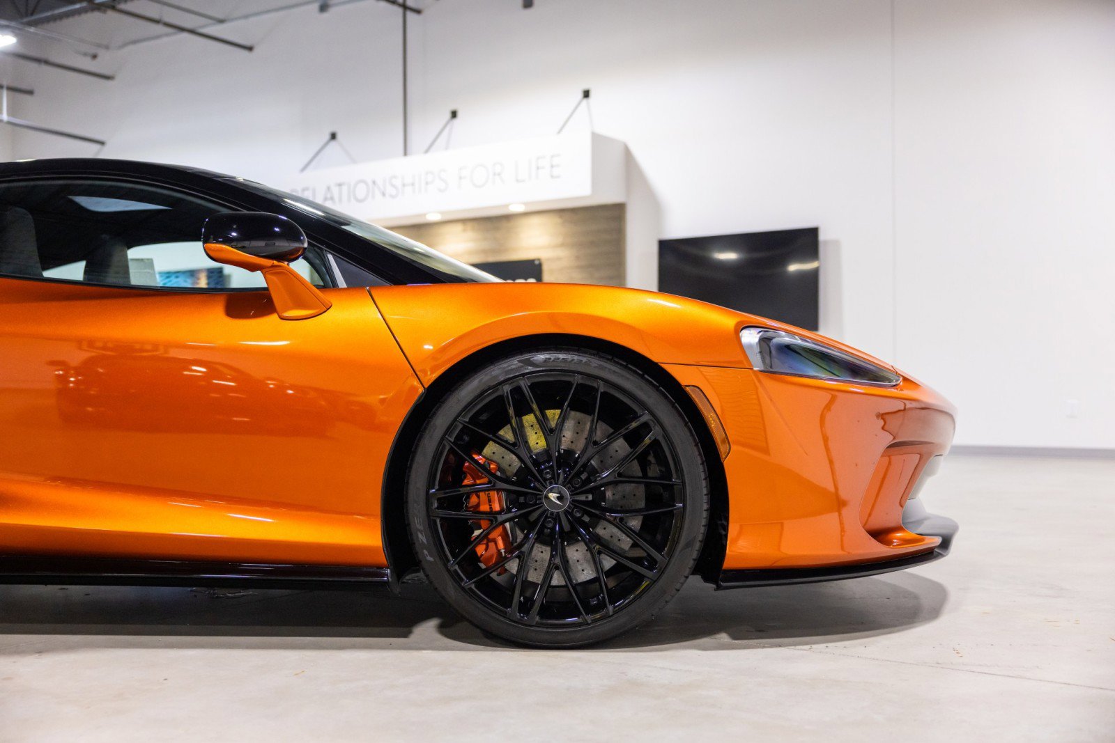Used 2023 McLaren GT RWD image 22