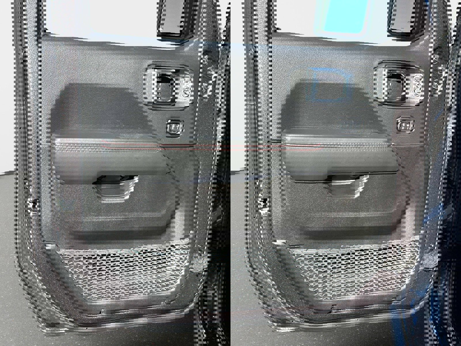 New 2026 Jeep Wrangler Unlimited Rubicon w/ Xtreme 35 Tire Package image 18