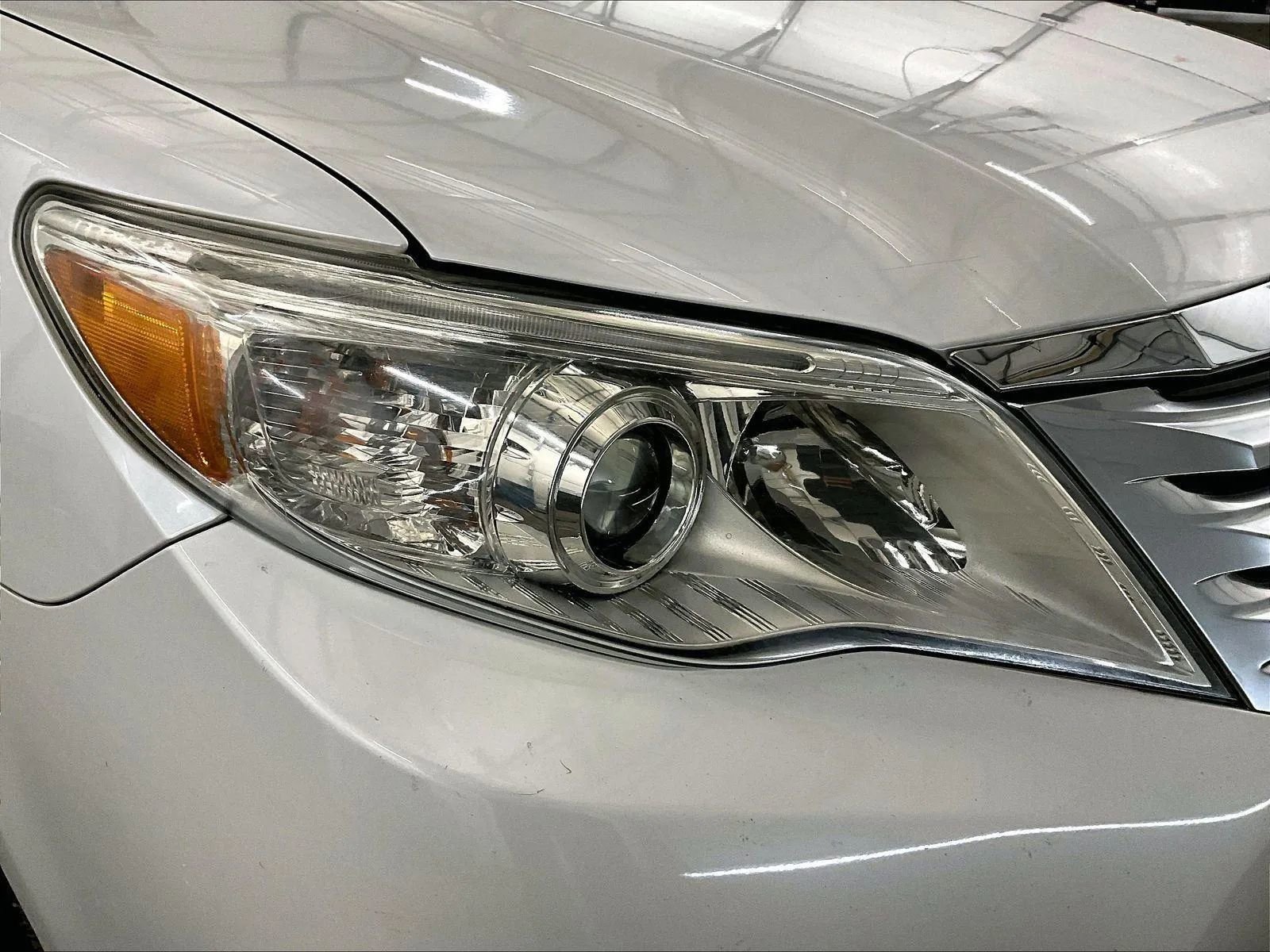 Used 2012 Toyota Avalon FWD image 28