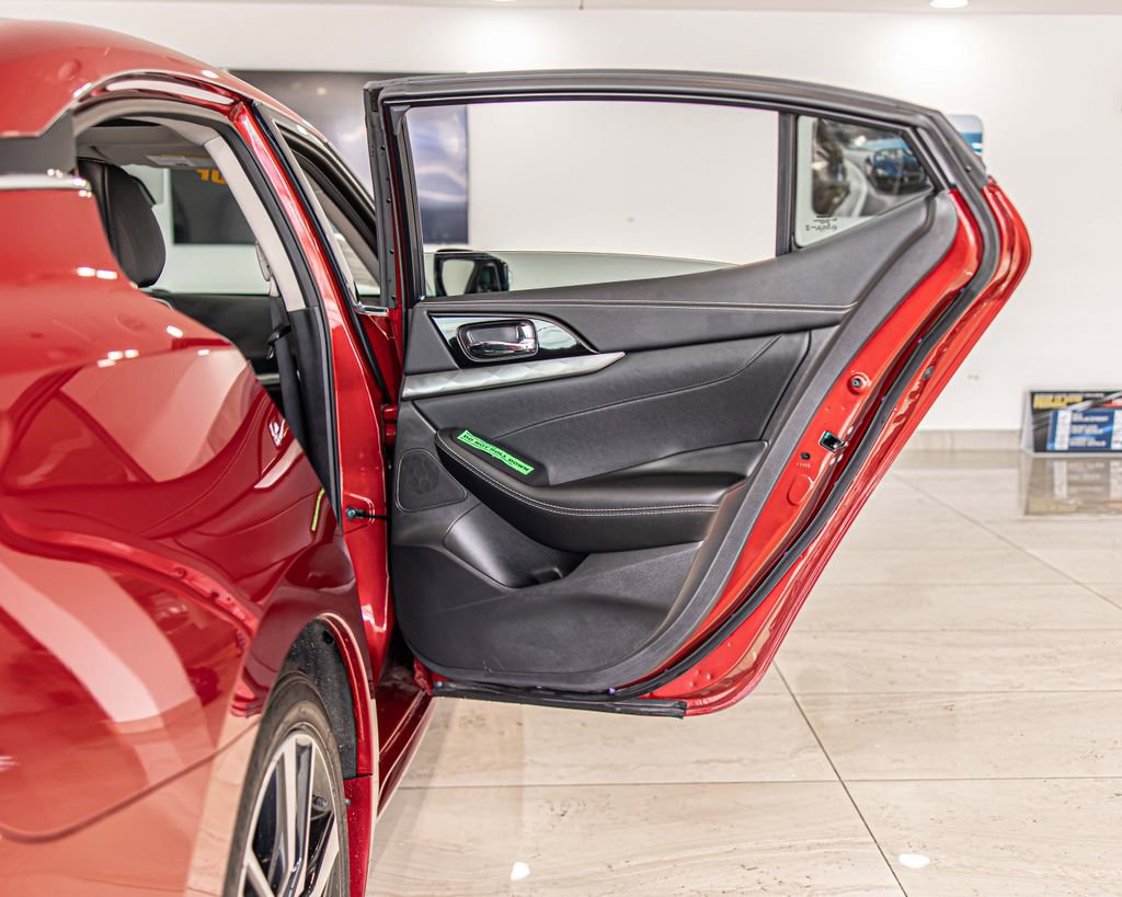 Used 2023 Nissan Maxima SL FWD image 41