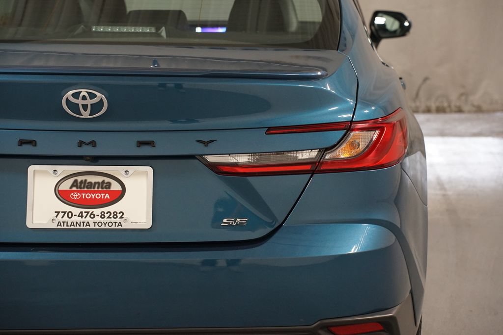 Used 2025 Toyota Camry SE FWD image 10