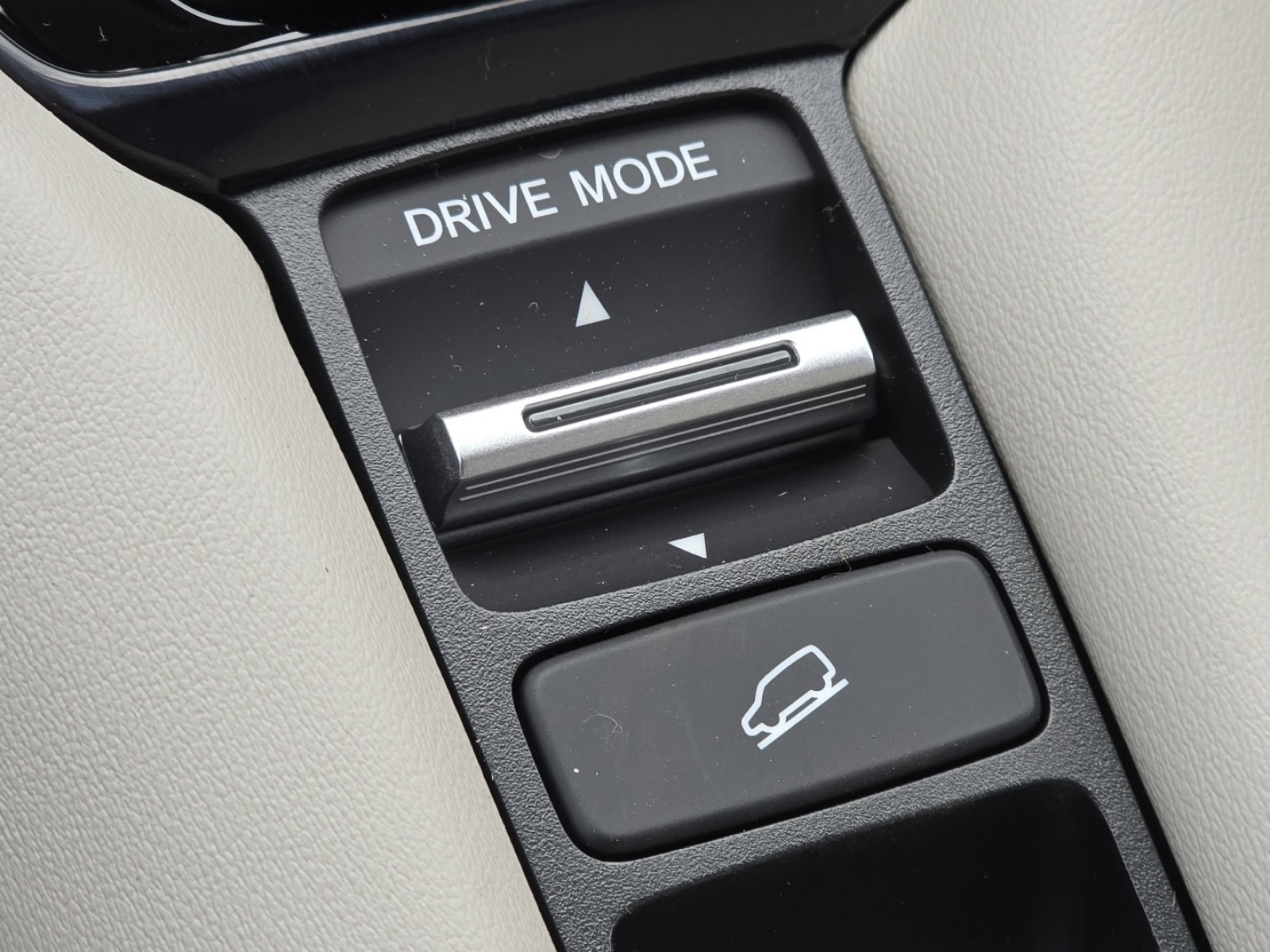 New 2026 Honda HR-V LX image 7