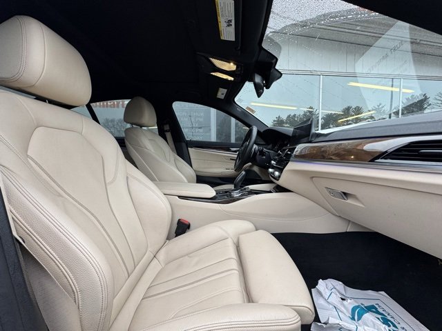 Used 2017 BMW 540i xDrive image 11