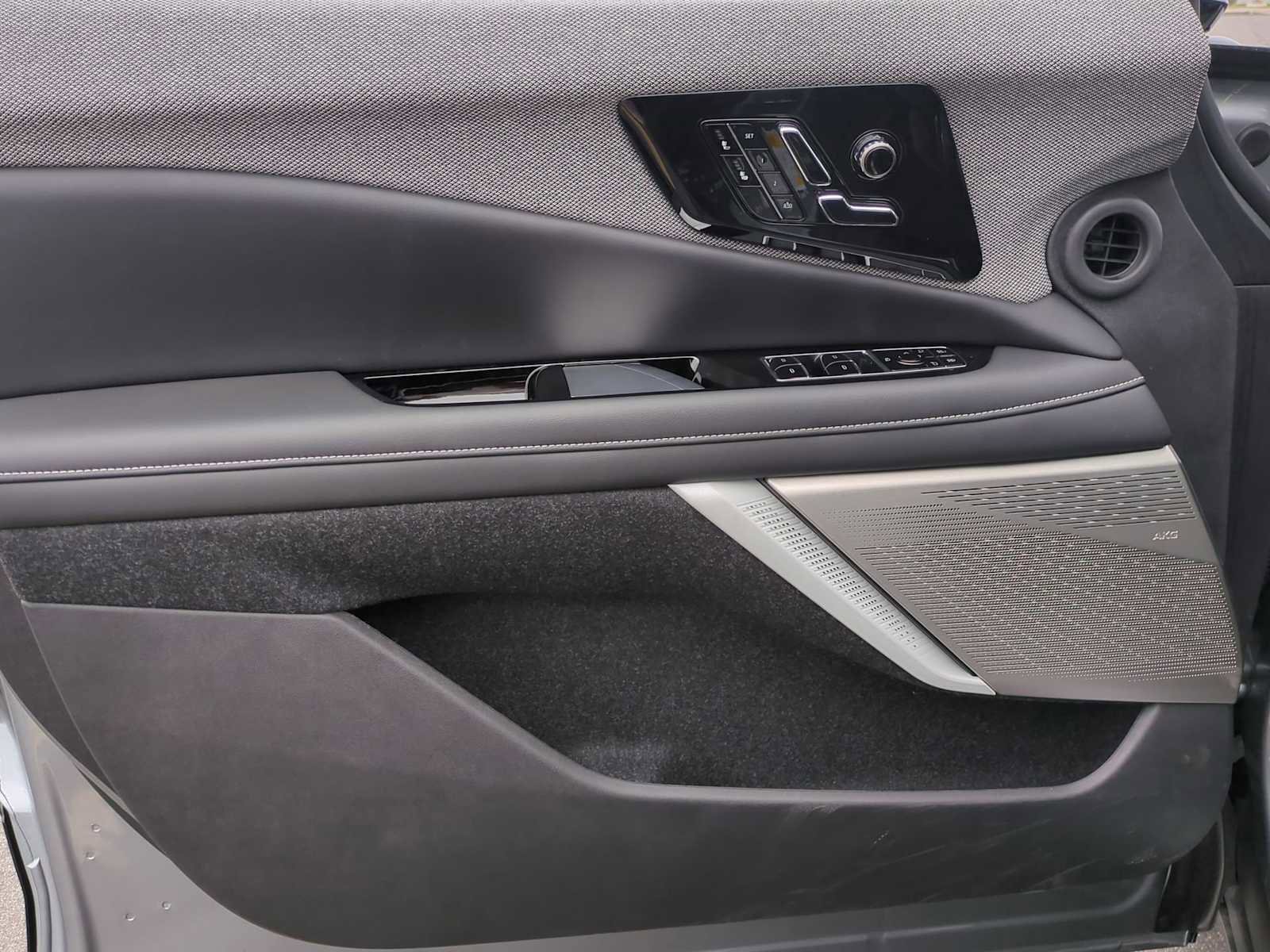 New 2025 Cadillac Optiq Sport 1 image 10