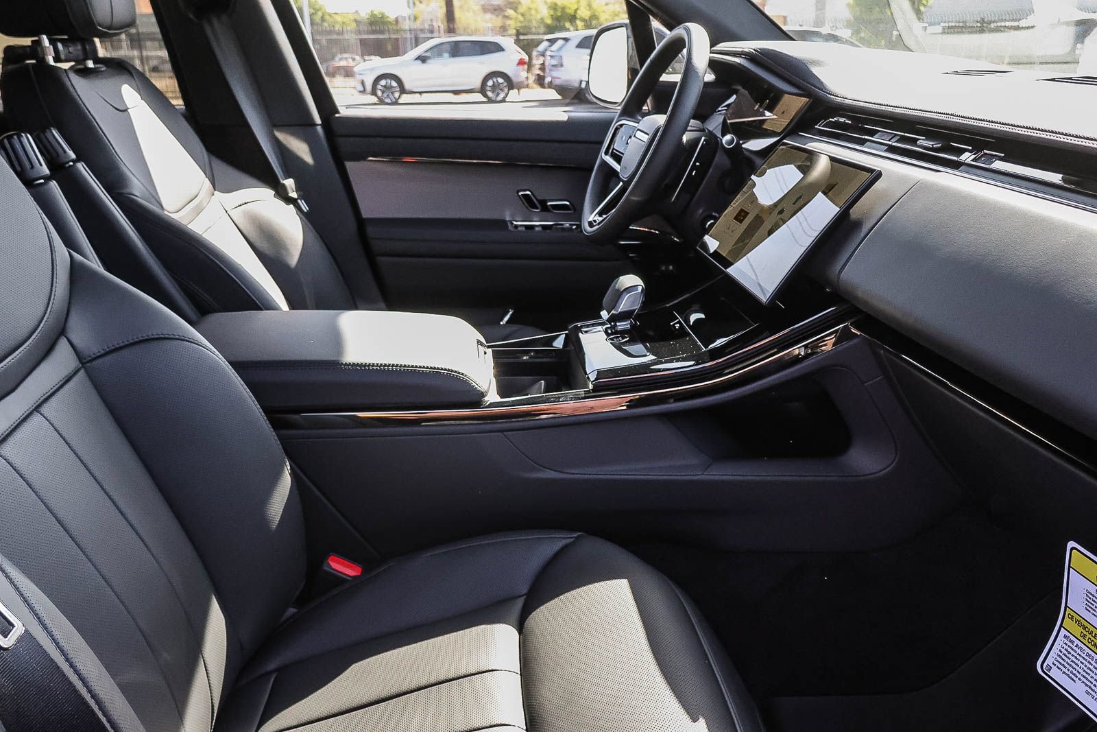 New 2026 Land Rover Range Rover Sport Dynamic SE AWD/4WD image 17