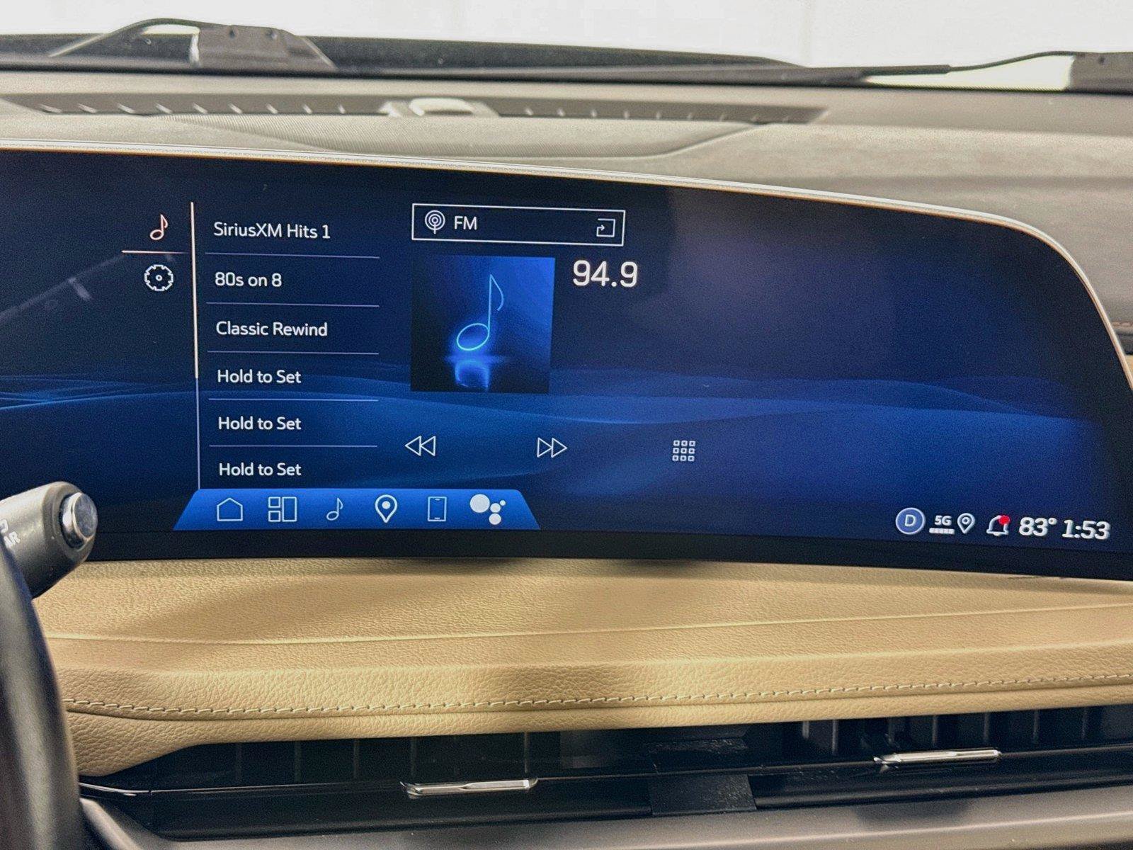 Used 2025 Cadillac XT4 Premium Luxury FWD image 22