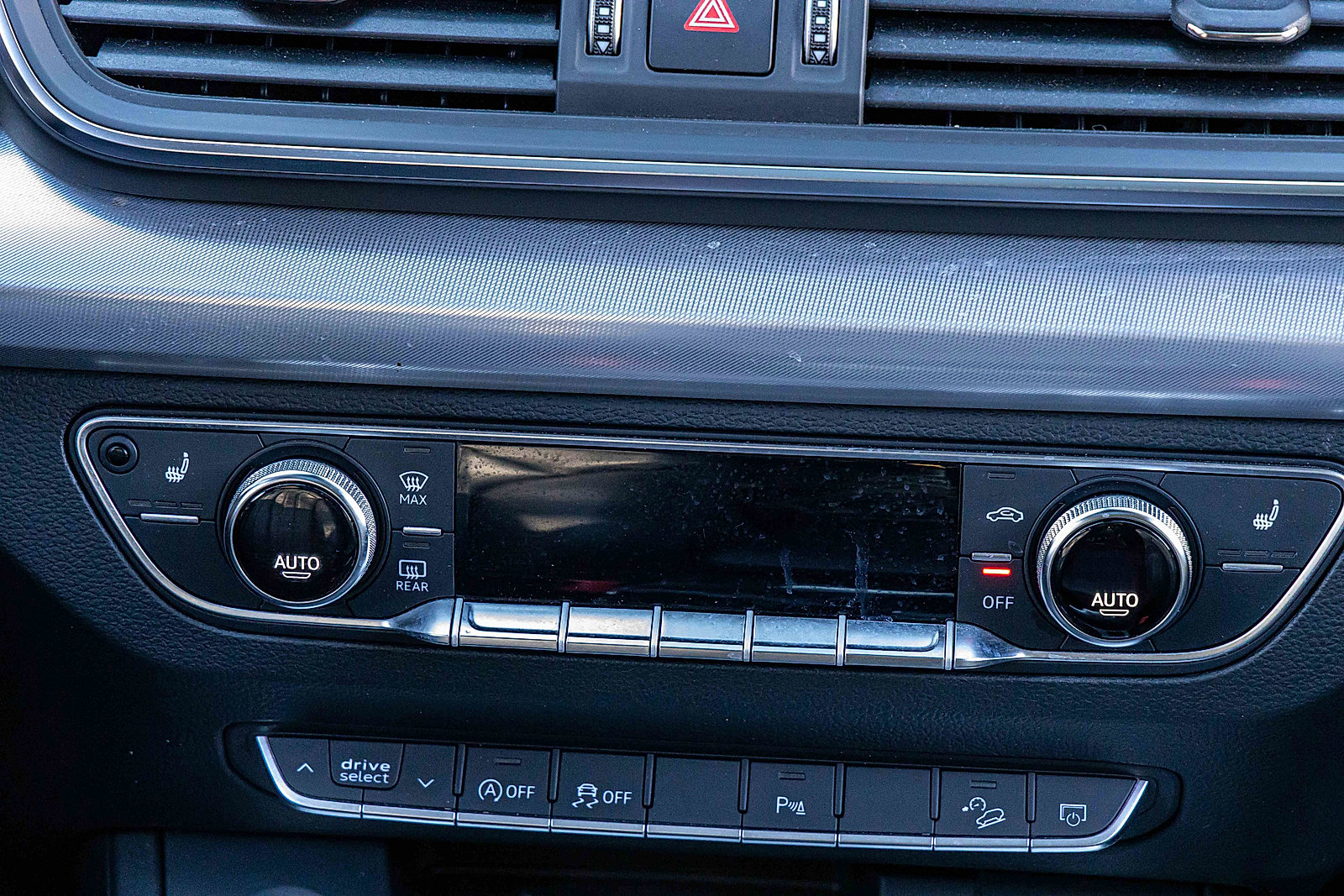 Used 2020 Audi Q5 2.0T Premium w/ Titanium Sport Package image 13