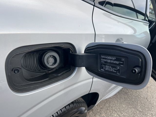 Certified 2023 Volvo XC60 B5 Plus w/ Climate Package image 15