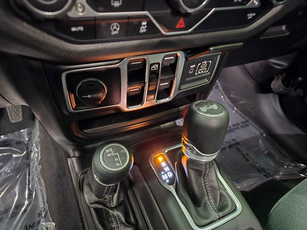 Used 2025 Jeep Wrangler Sport S image 25