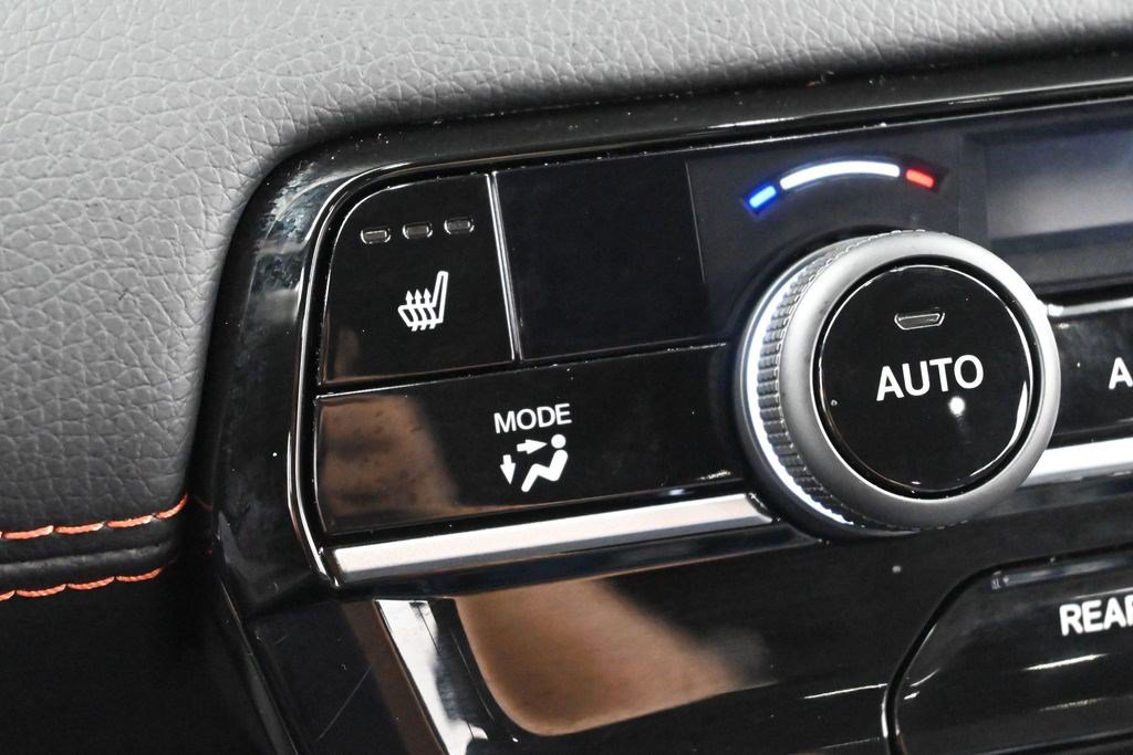 Used 2026 Honda Pilot Sport image 12