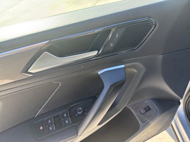 Used 2024 Volkswagen Tiguan SE R-Line image 11