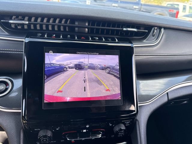 Used 2023 Jeep Grand Cherokee Altitude image 30