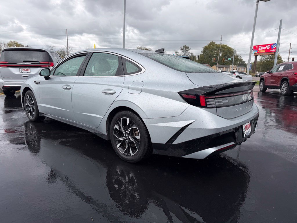 Used 2025 Hyundai Sonata SEL FWD image 5
