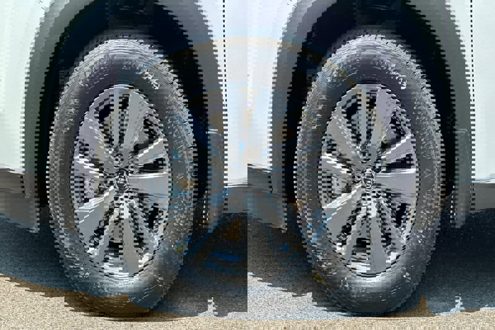 New 2025 Nissan Pathfinder SV image 32