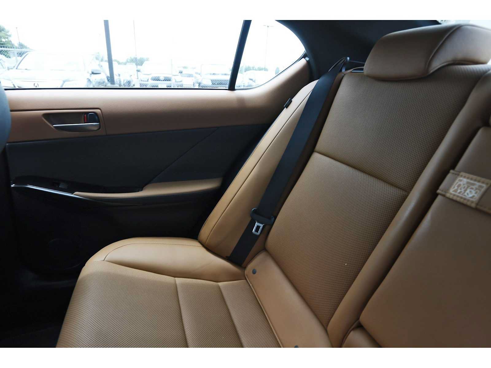 Used 2024 Lexus IS 300 w/ Comfort Package RWD image 9